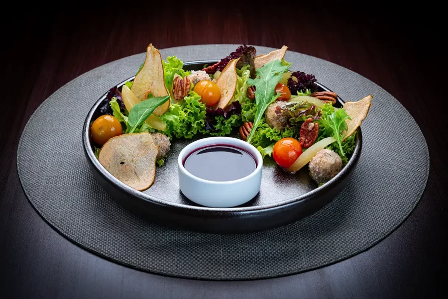 Ensalada de pera y queso azul